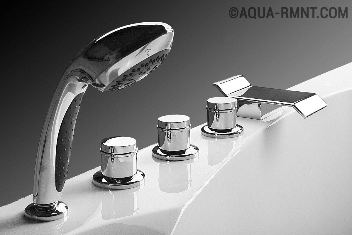 Достатня висота установки змішувача над ванною в поєднанні з довгим виливом дозволяє використовувати один і той же пристрій і для ванни, і для розташованого поруч умивальника